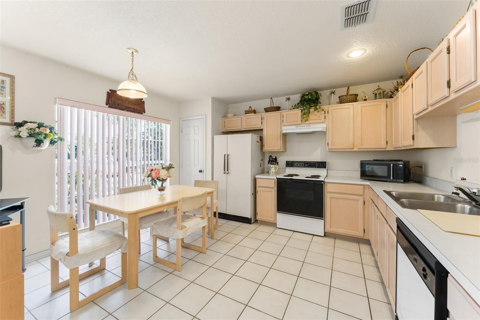 COLONY COVE - Residential