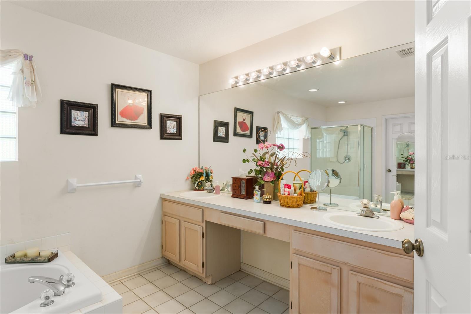 COLONY COVE - Residential