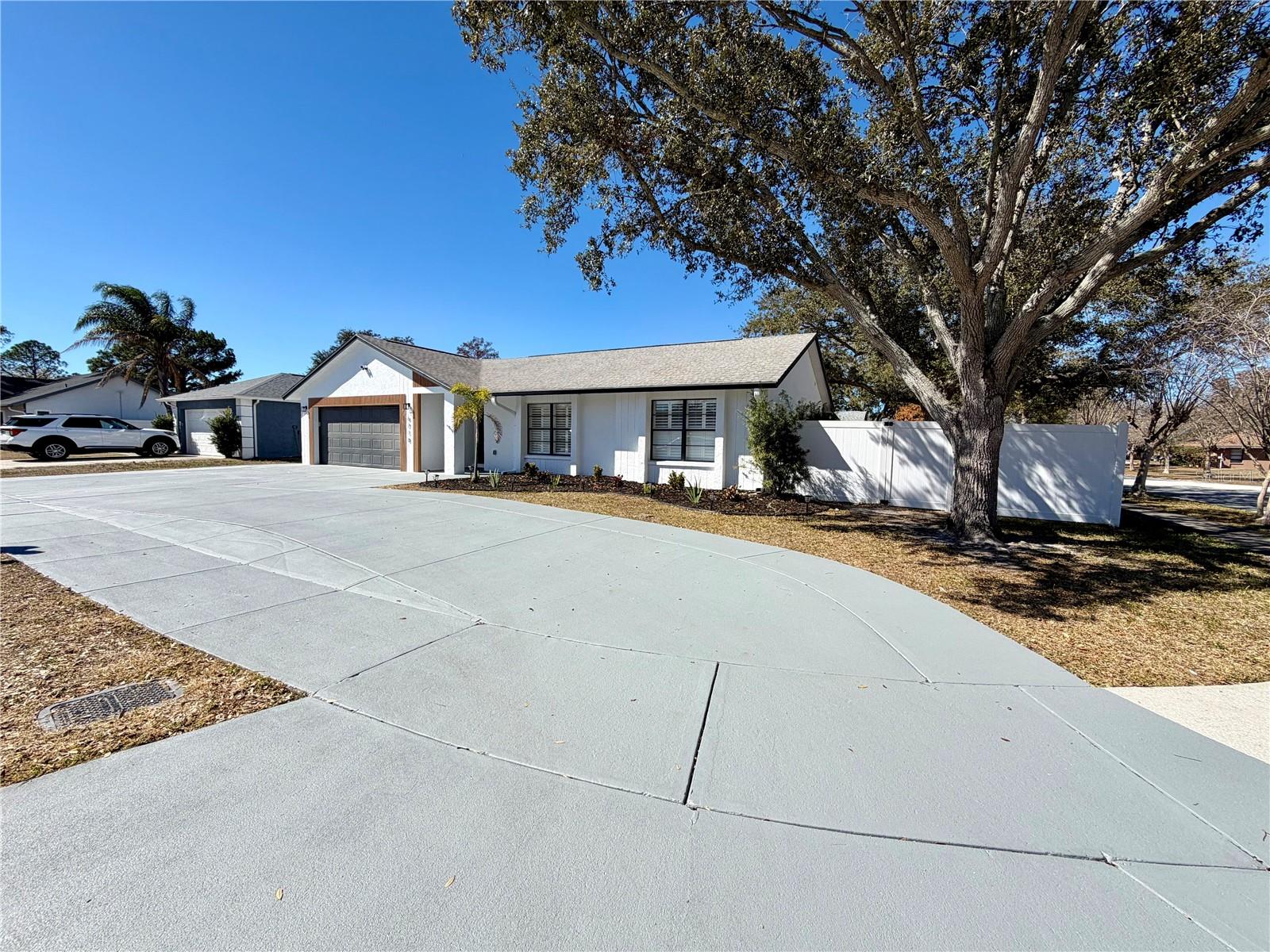 6718 LEEWARD ISLE WAY