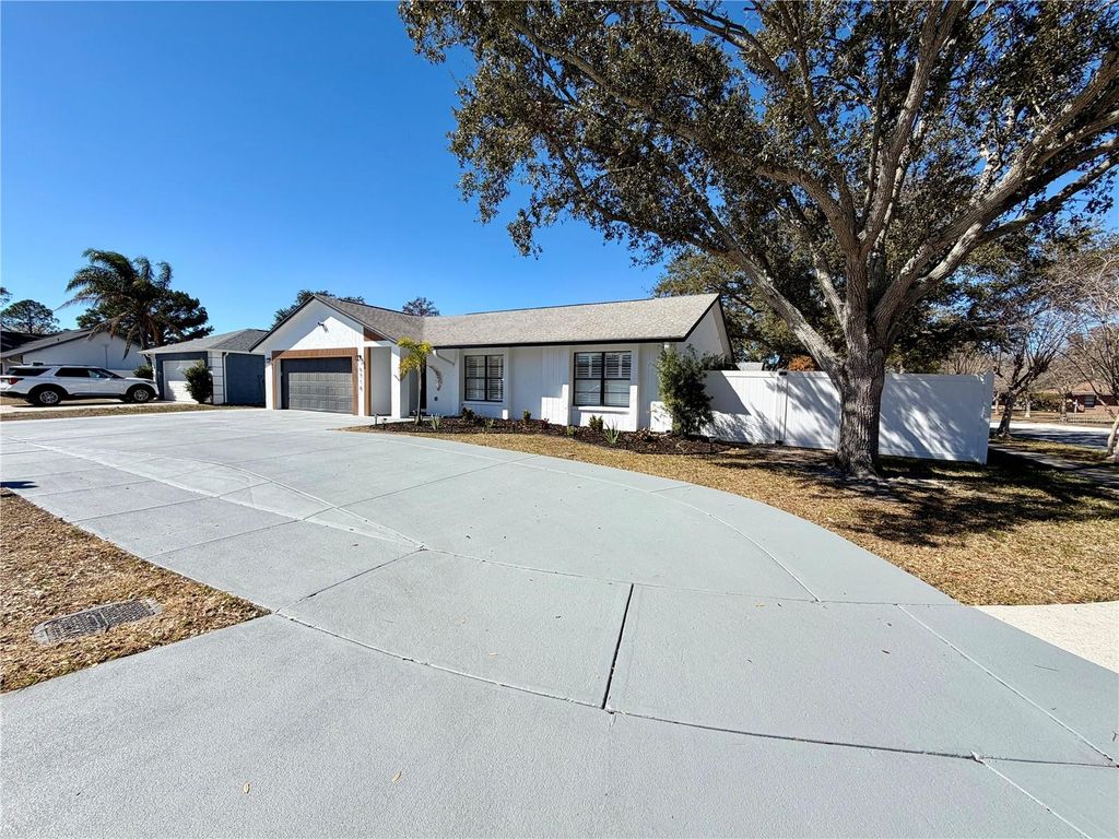 Photo of 6718 Leeward Isle Way, Tampa, FL 33615 (MLS # TB8473990)