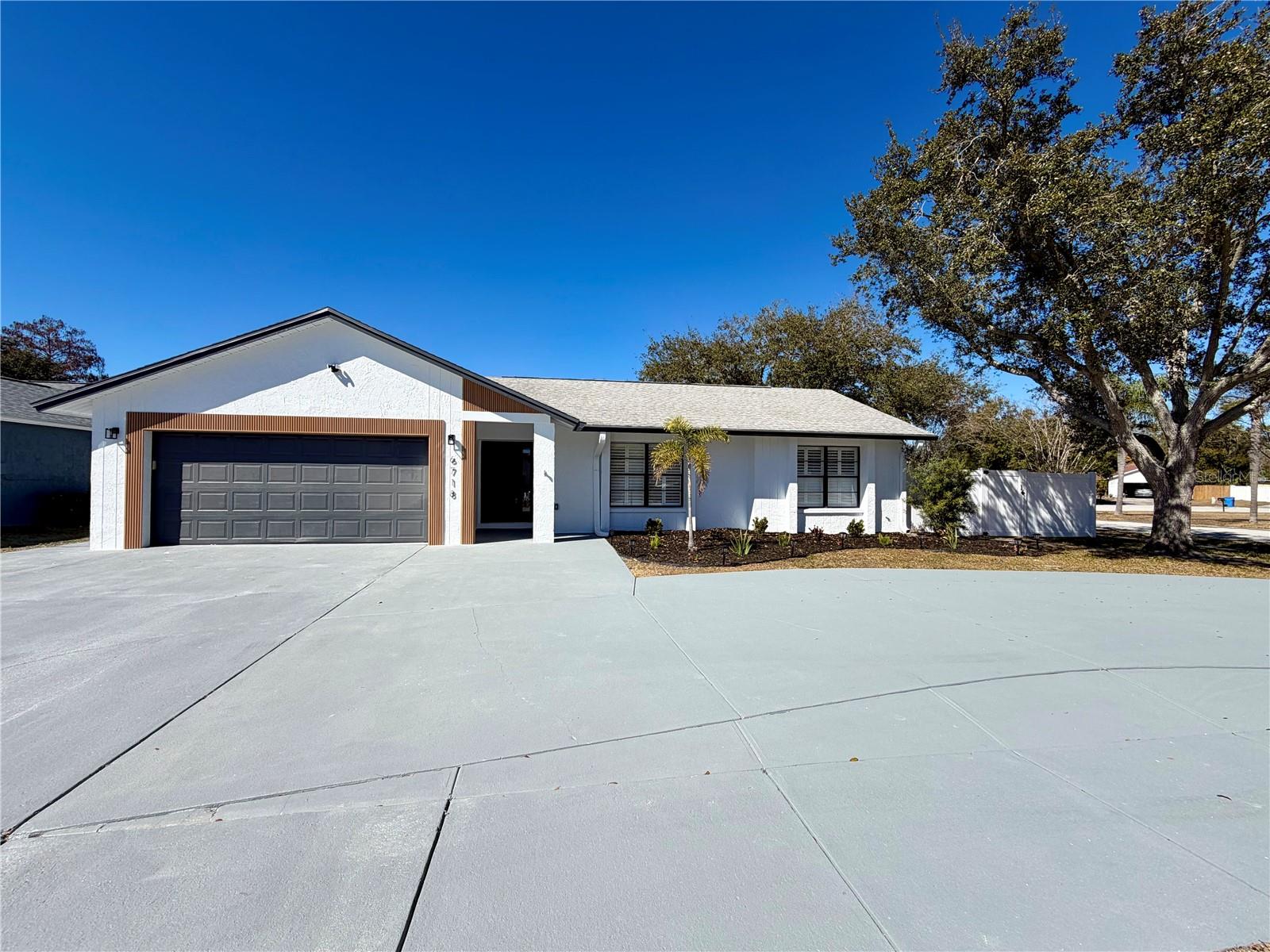 6718 LEEWARD ISLE WAY