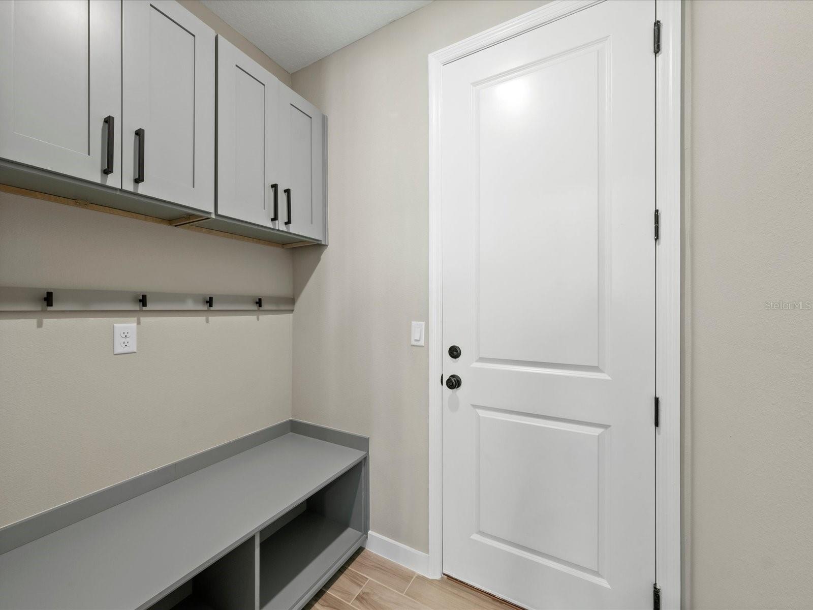 LAWNDALE - Residential