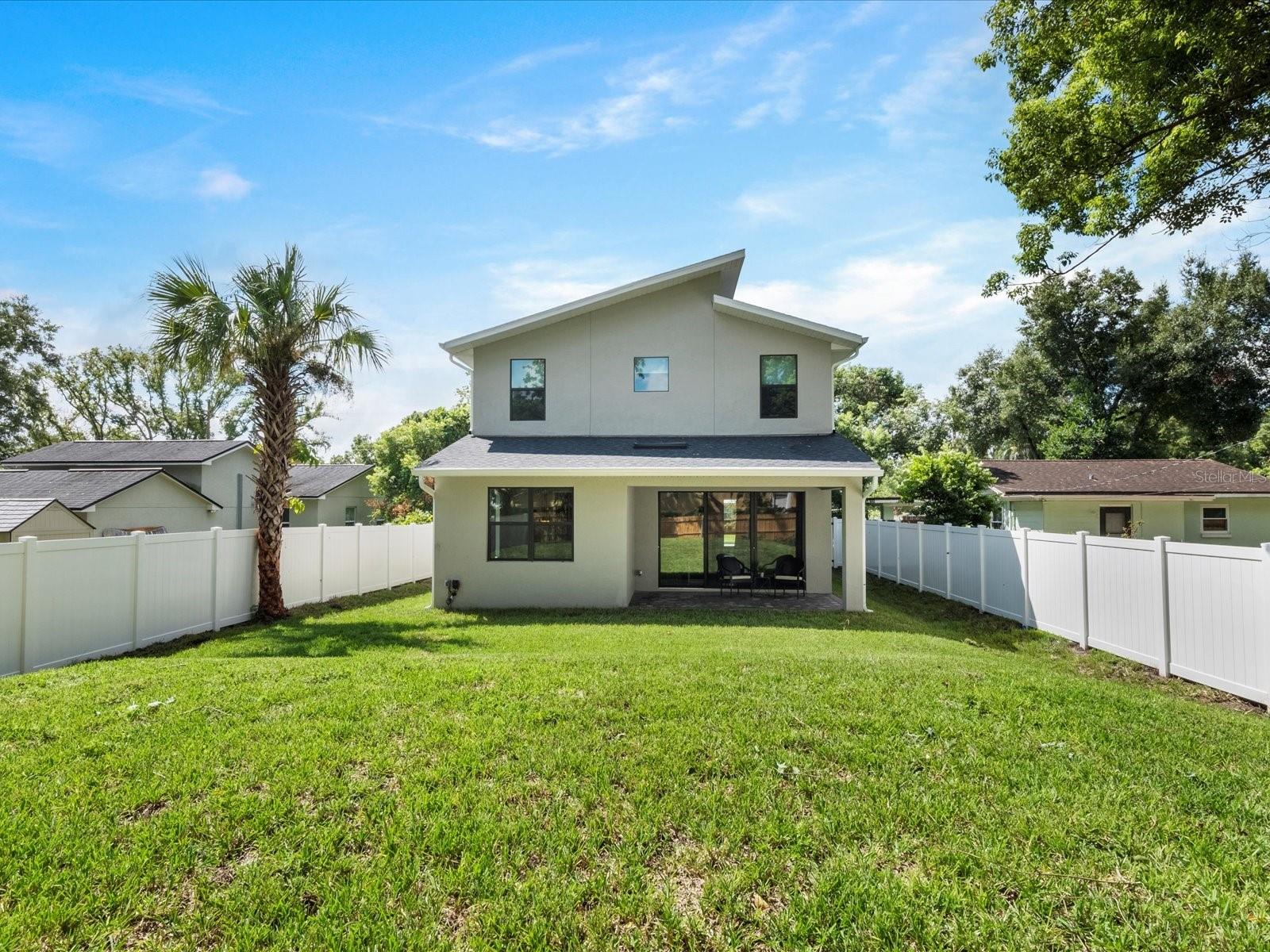 LAWNDALE - Residential