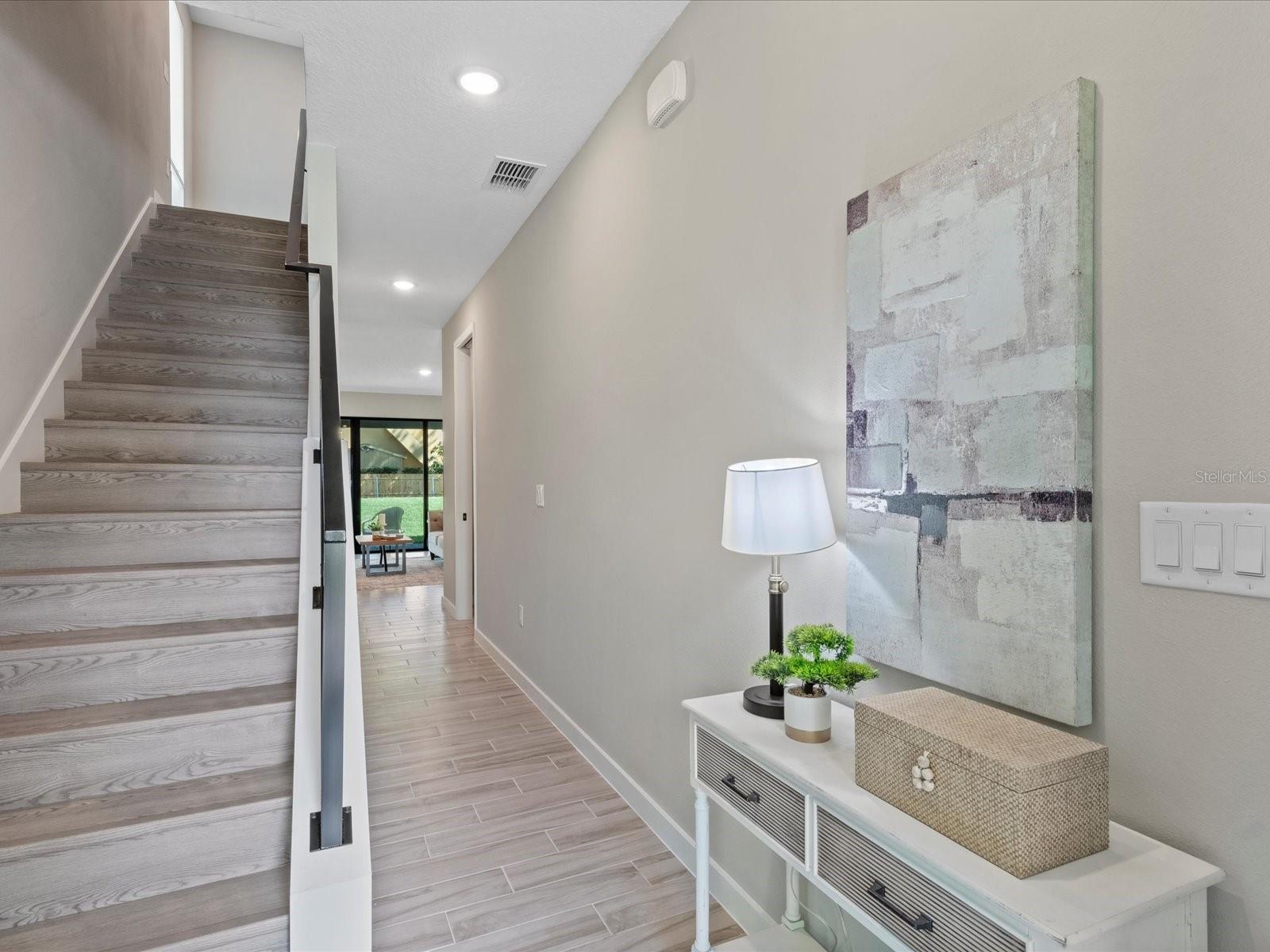 LAWNDALE - Residential