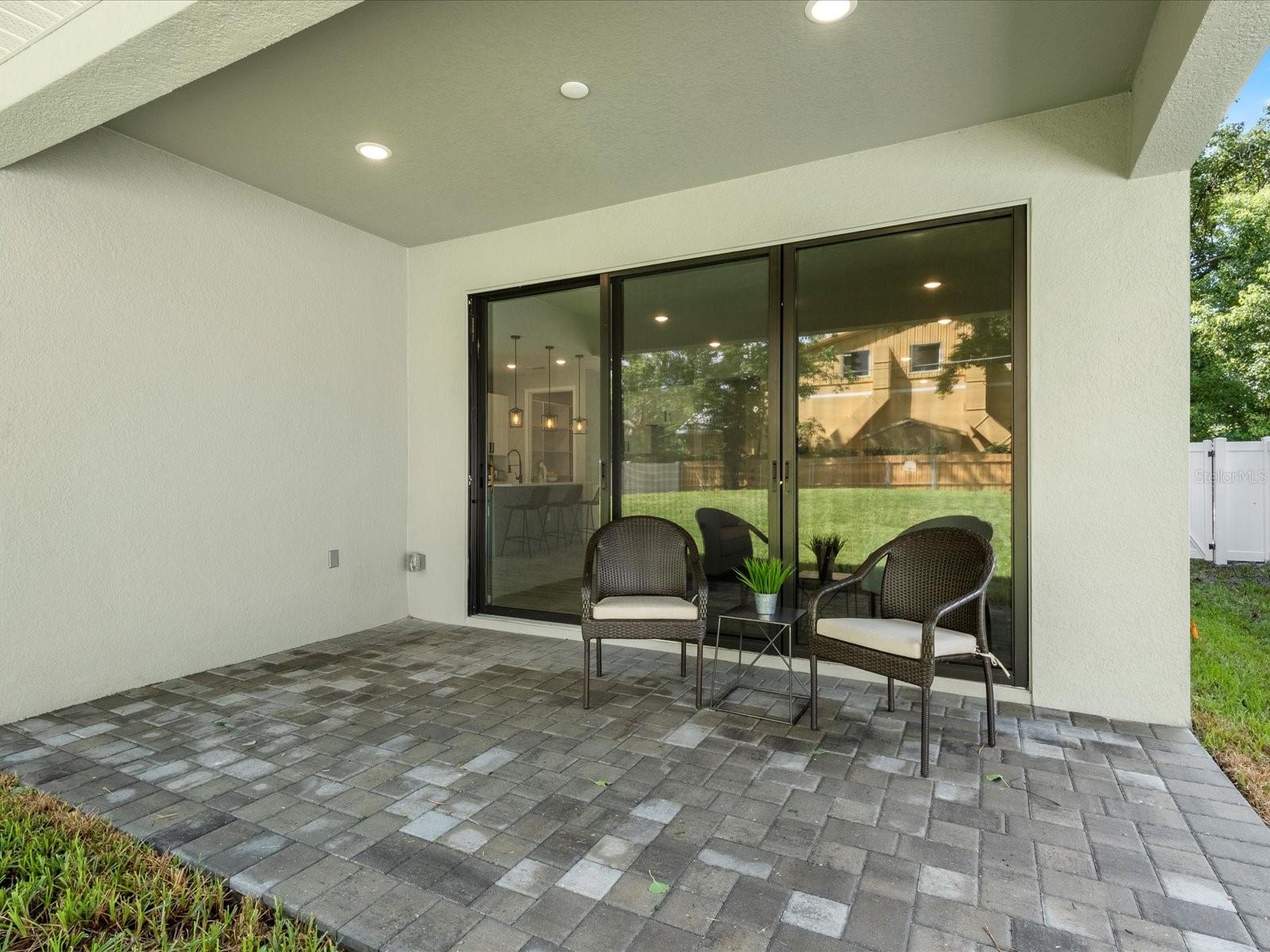 LAWNDALE - Residential