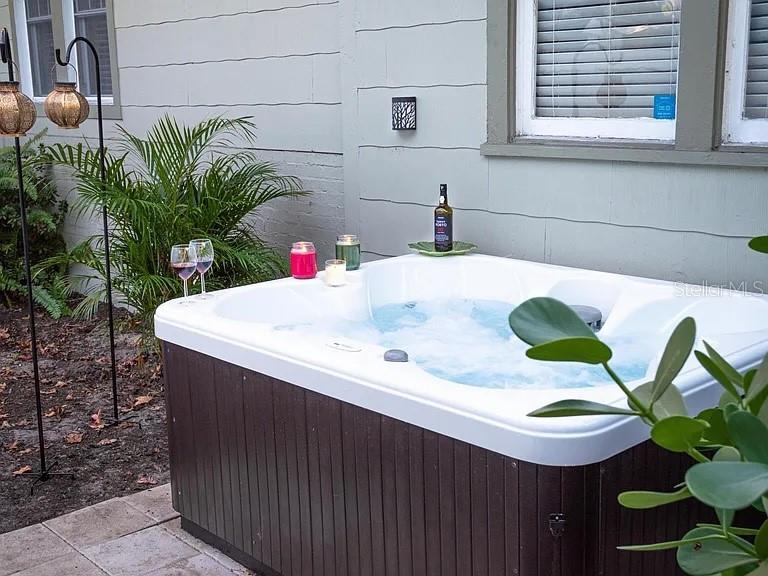 PINEWOOD - Residential Lease