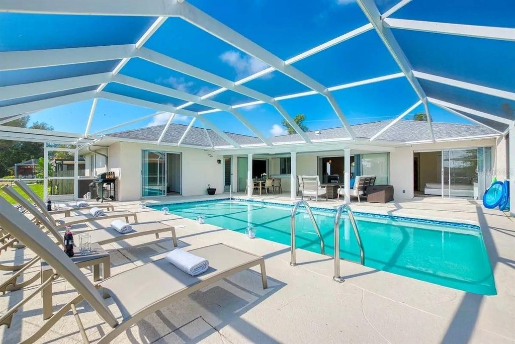 Photo of 3211 SE 4th Place, Cape Coral, FL 33904 (MLS # A4652861)