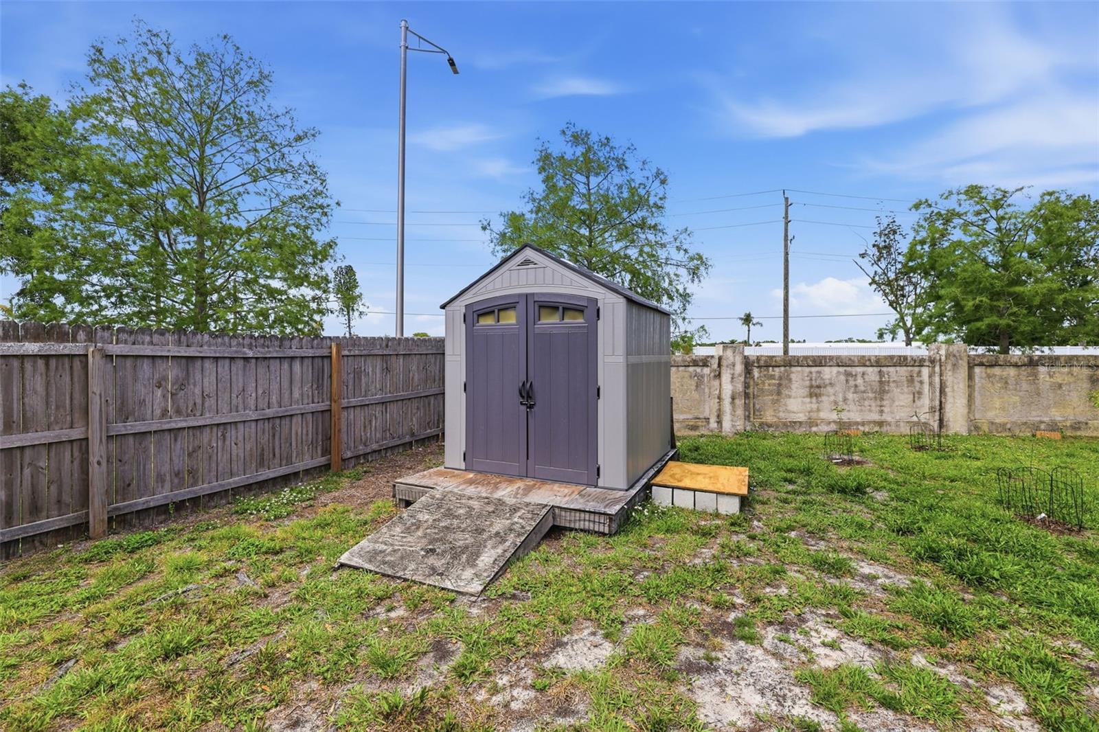 LOCKWOOD MEADOWS - Residential