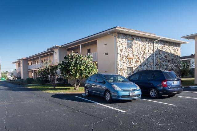 2 bedroom 2 bath Condo right in the heart of Port Charlotte. Easy access to hospitals and amenities. Needs a lot of TLC.