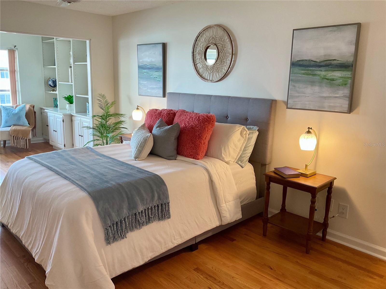 HARBOUR CLUB CONDO 2 - Residential