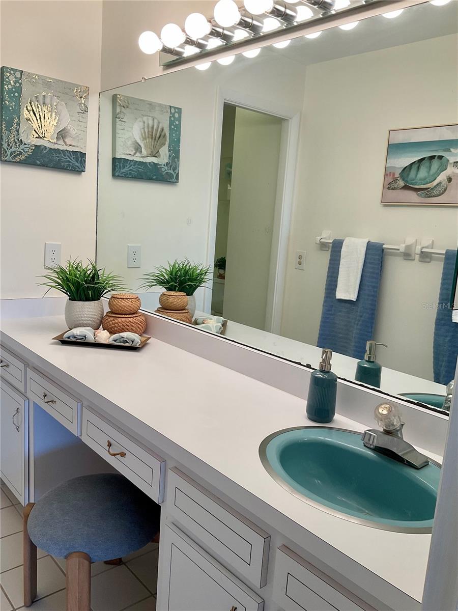 HARBOUR CLUB CONDO 2 - Residential