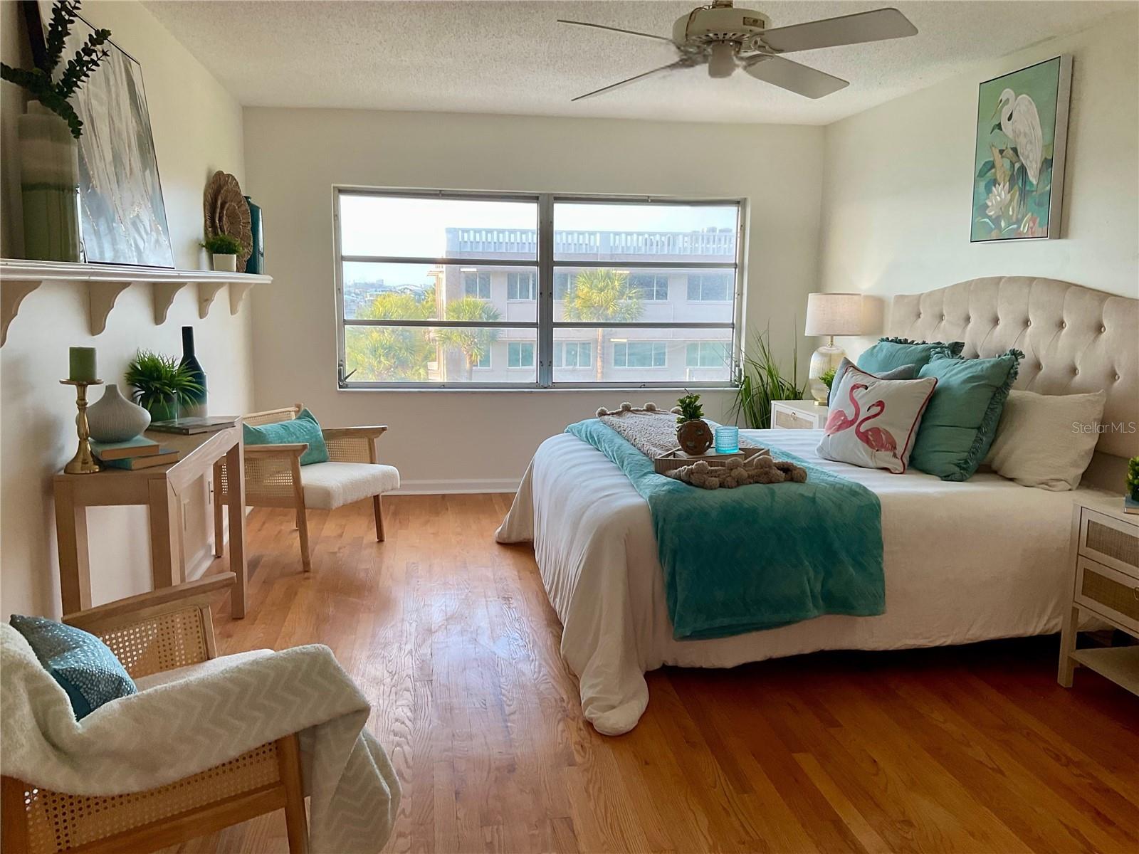 HARBOUR CLUB CONDO 2 - Residential