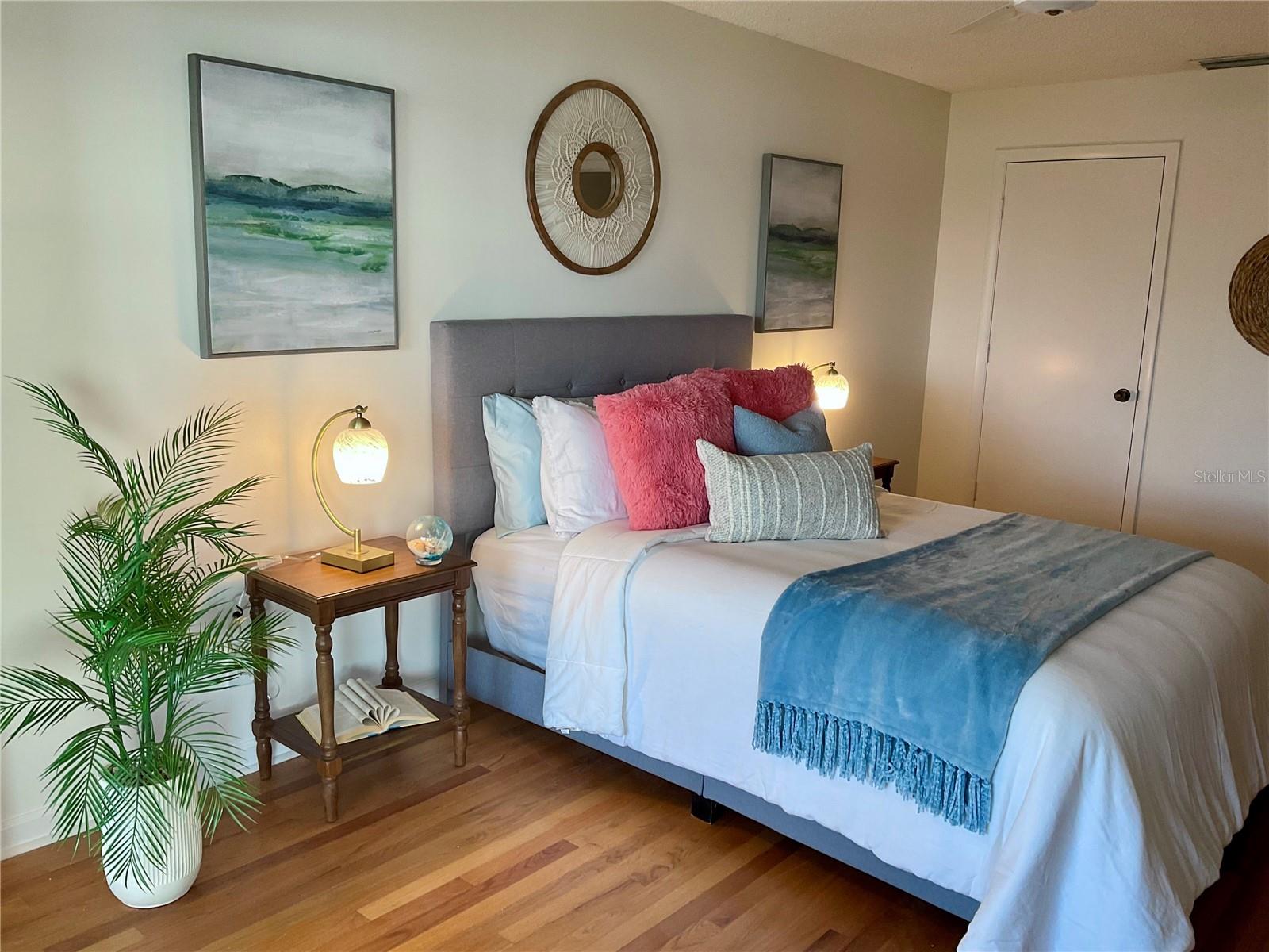 HARBOUR CLUB CONDO 2 - Residential