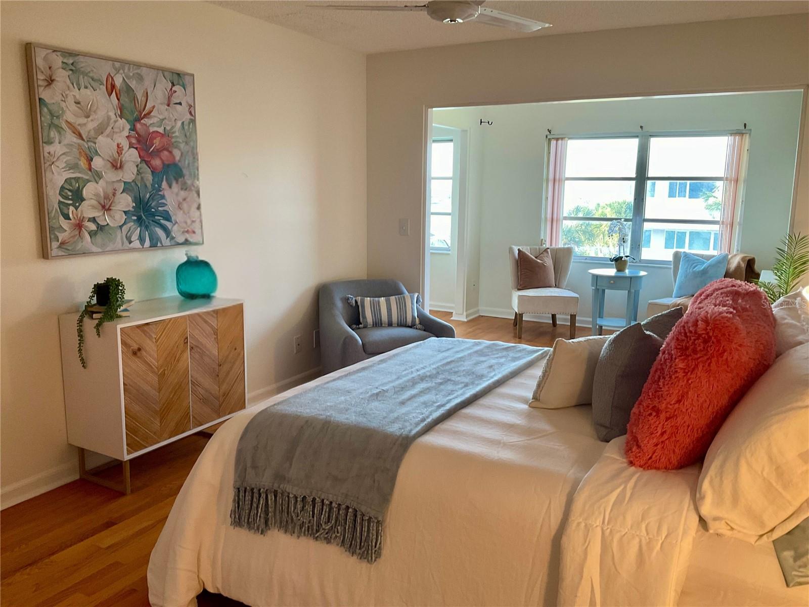 HARBOUR CLUB CONDO 2 - Residential