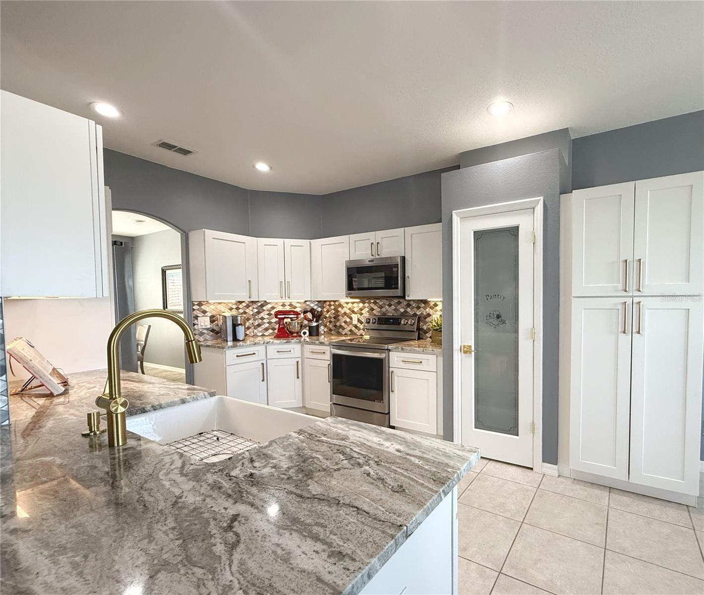 HIGHGATE/KINGS RDG - Residential