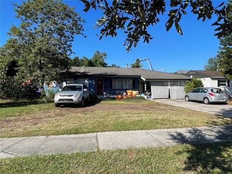 Photo of 443 S Lakemont Avenue, Winter Park, FL 32792 (MLS # O6356128)