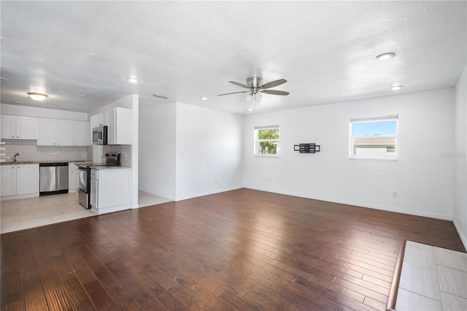 INTERBAY - Residential