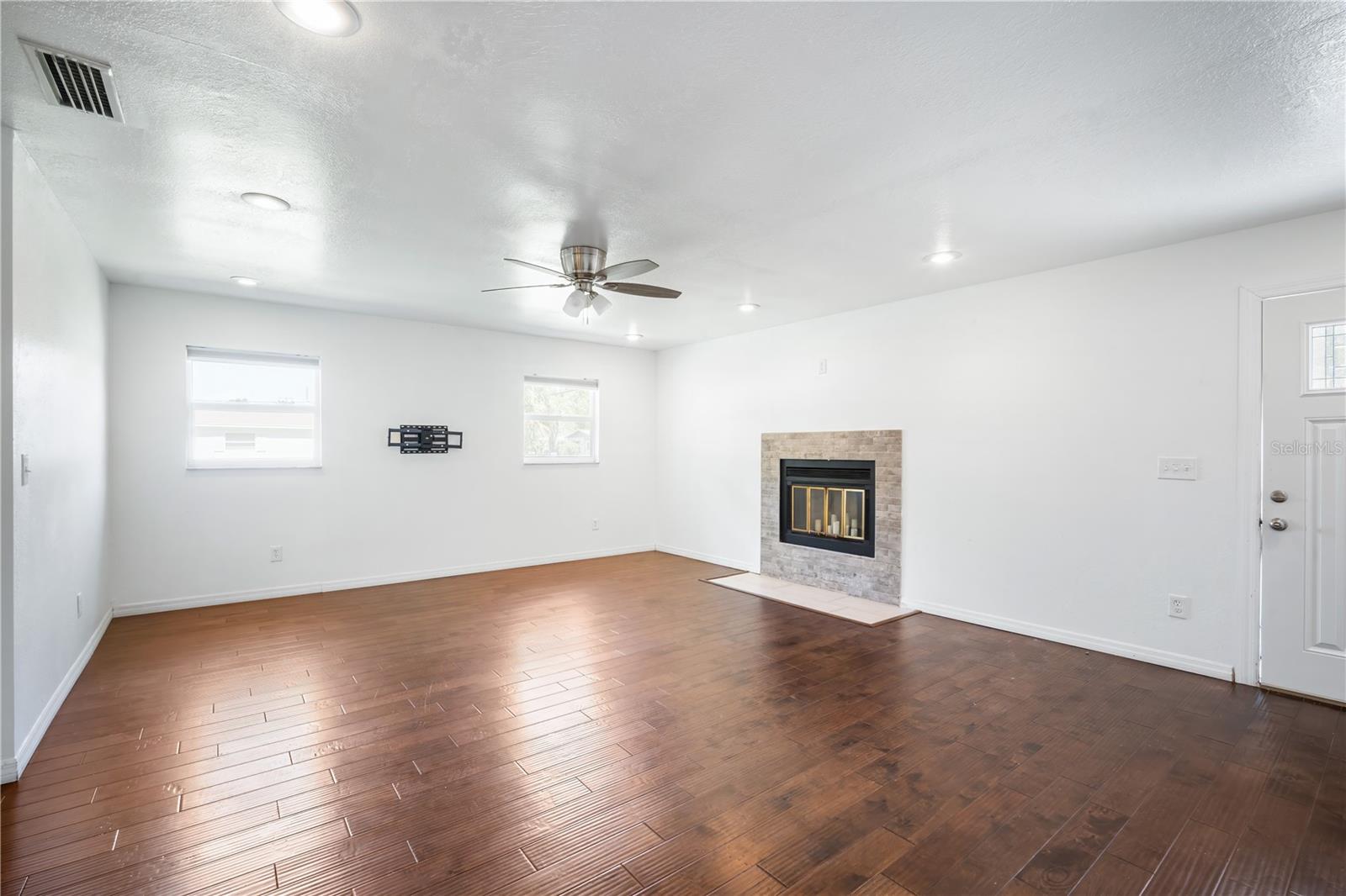 INTERBAY - Residential