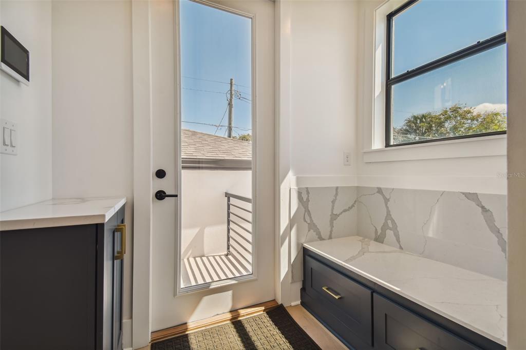 DAVIS ISLANDS PB10 PG52 TO 57 - Residential