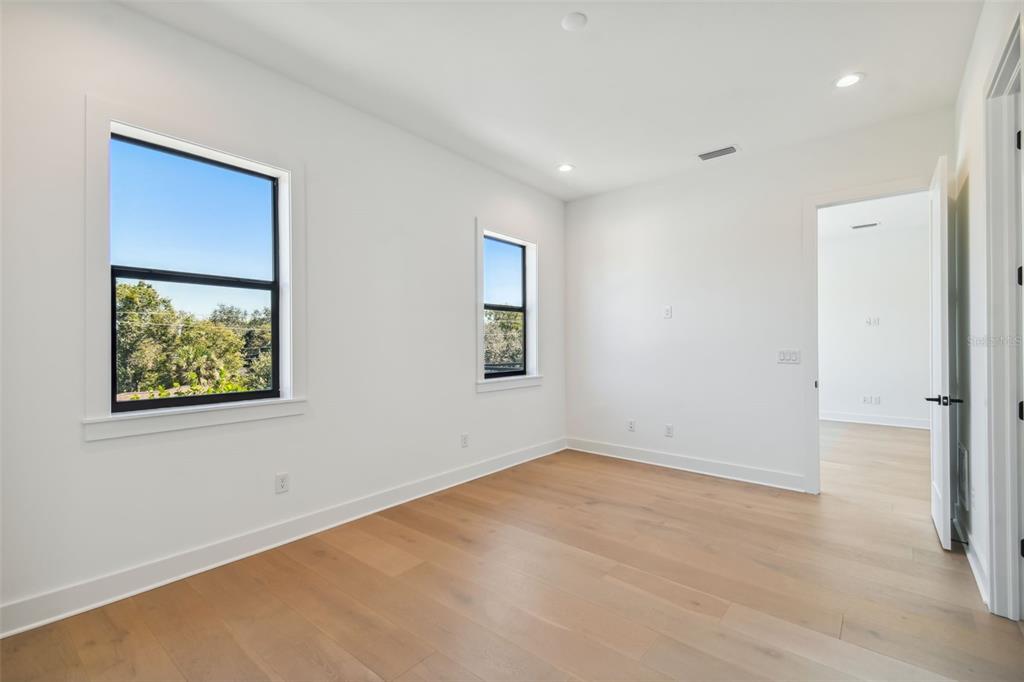 DAVIS ISLANDS PB10 PG52 TO 57 - Residential