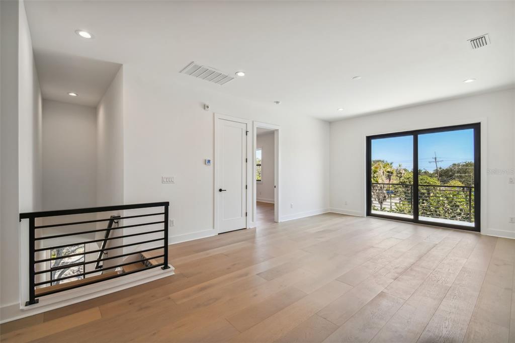 DAVIS ISLANDS PB10 PG52 TO 57 - Residential