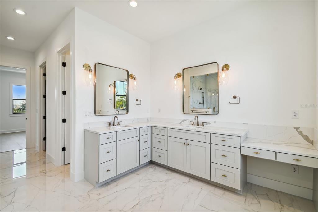 DAVIS ISLANDS PB10 PG52 TO 57 - Residential