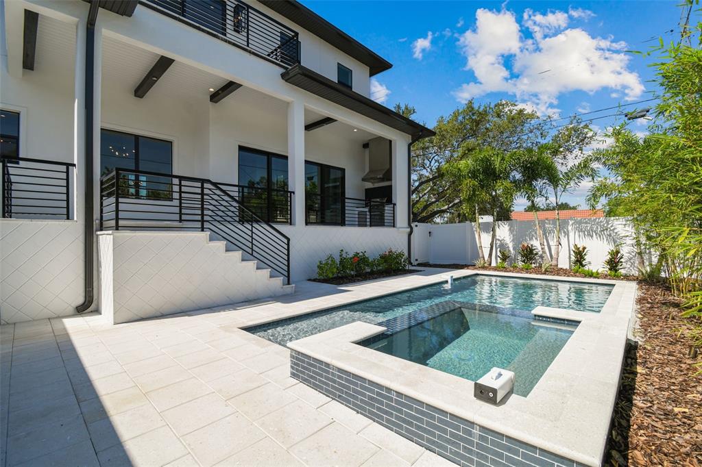 DAVIS ISLANDS PB10 PG52 TO 57 - Residential