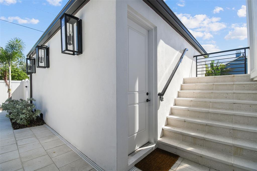 DAVIS ISLANDS PB10 PG52 TO 57 - Residential