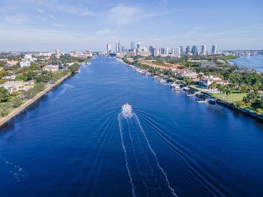 DAVIS ISLANDS PB10 PG52 TO 57 - Residential