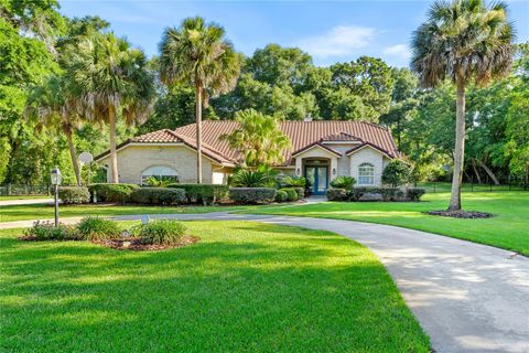 A home in LONGWOOD