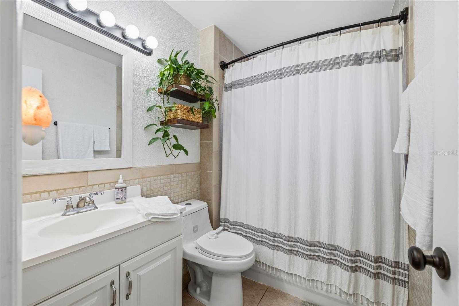 COUNTRY ESTATES 2ND ADD - Residential