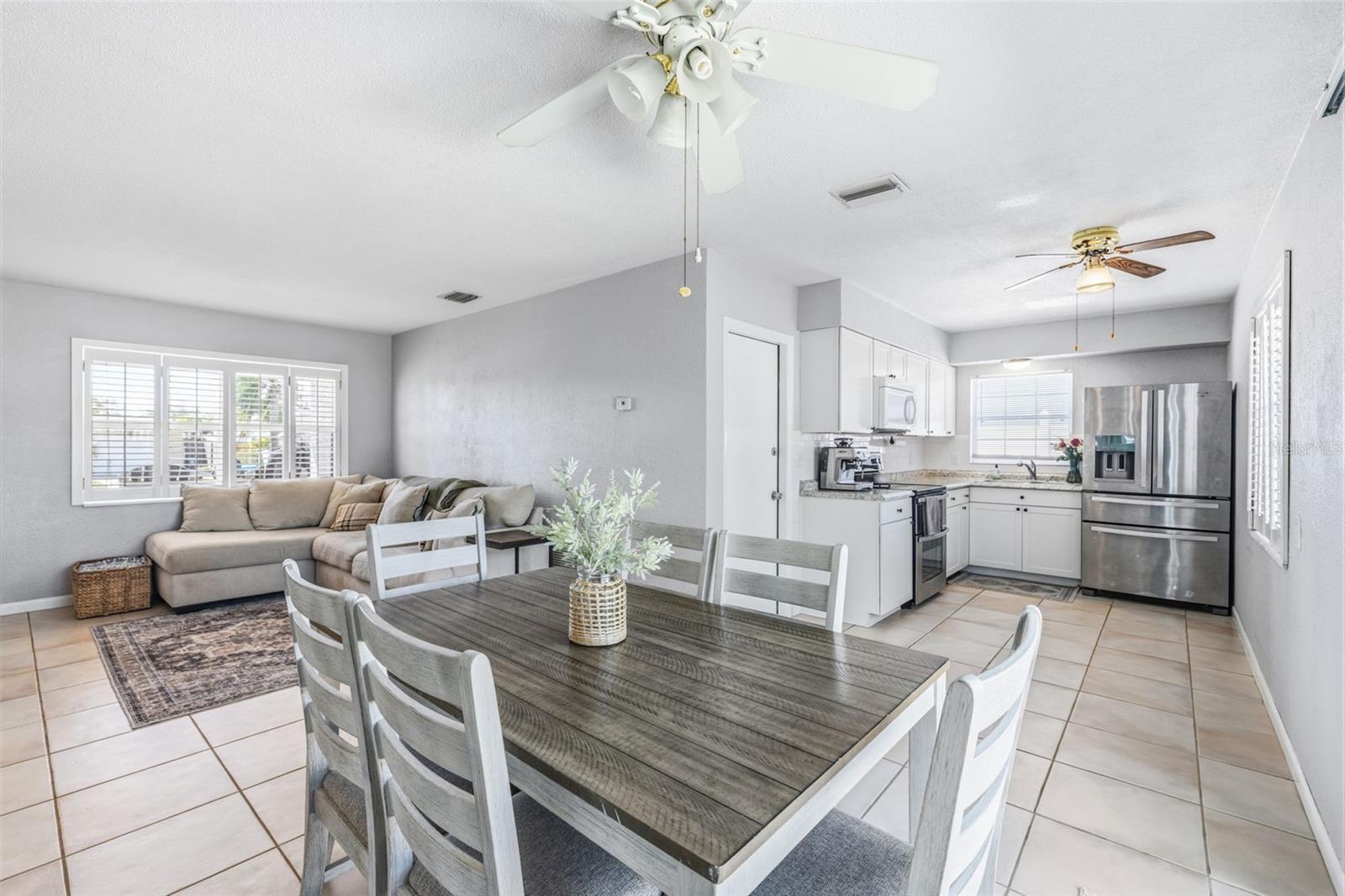 COUNTRY ESTATES 2ND ADD - Residential