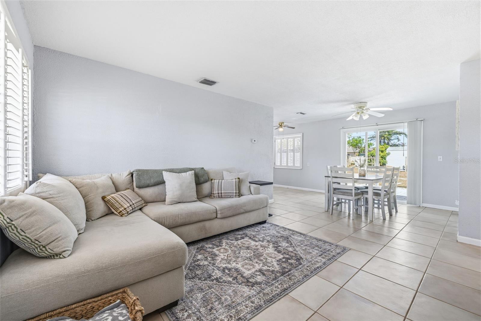 COUNTRY ESTATES 2ND ADD - Residential