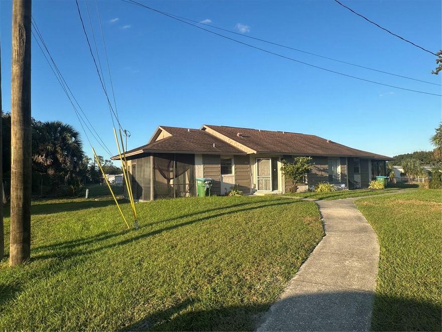 This 1/2 duplex is a great little 2 bed 2 bath unit. The location is close to everything, easy access to sunrail, shopping, dining, and much more.