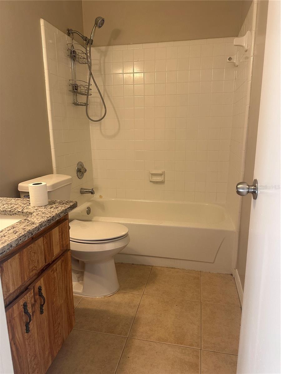 LONGWOOD SQUARE - Residential Lease