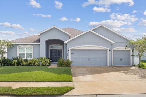 Photo of 276 Walkers Point Drive, Auburndale, FL 33823 (MLS # O6349354)