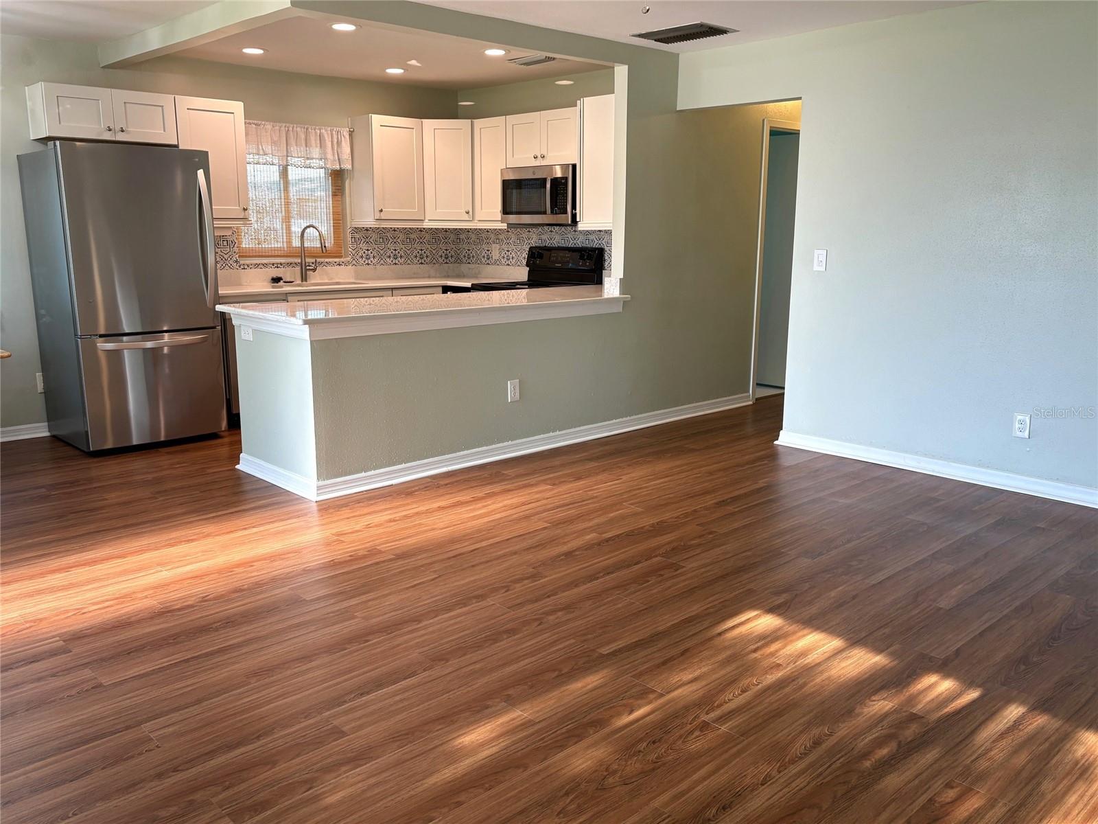 ANDOVER H CONDOMINIUM - Residential Lease