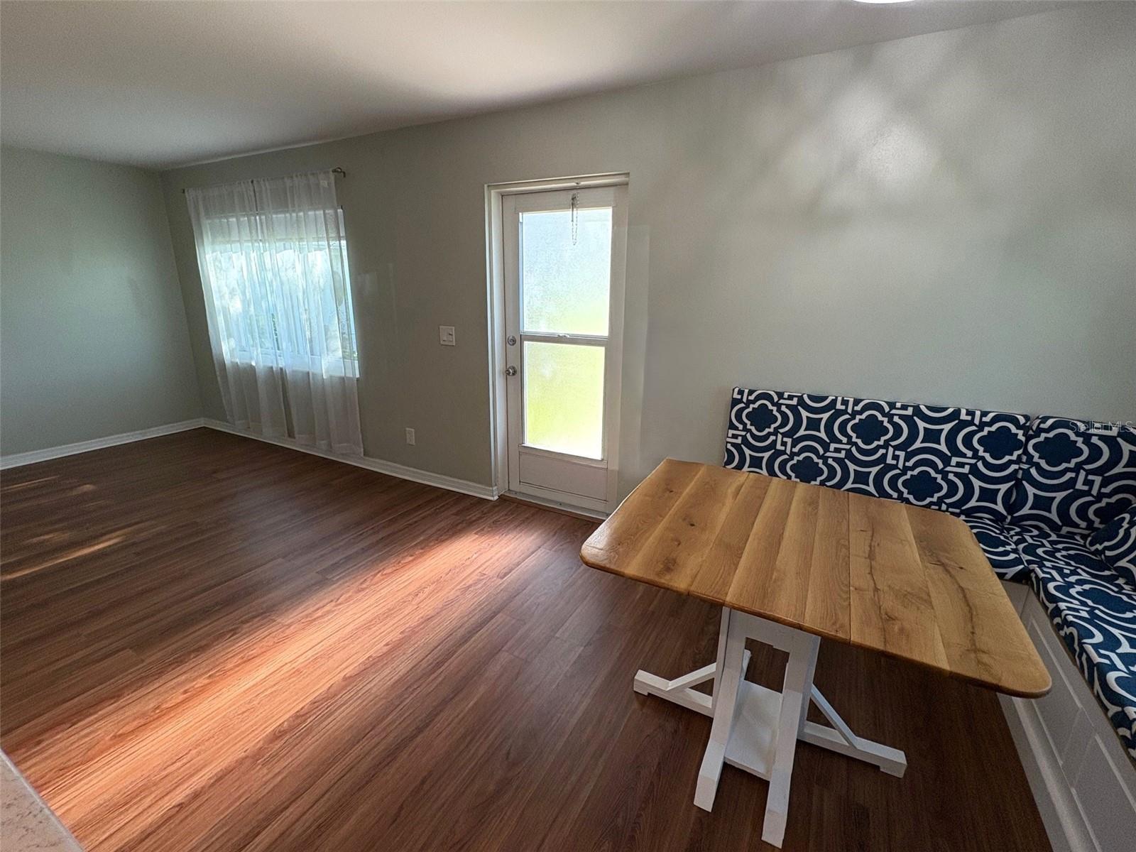 ANDOVER H CONDOMINIUM - Residential Lease