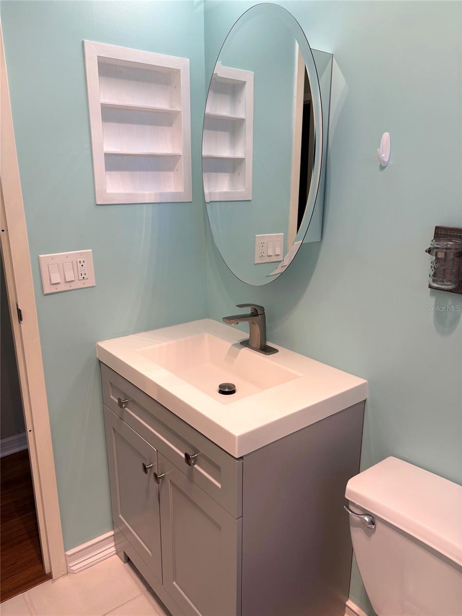 ANDOVER H CONDOMINIUM - Residential Lease