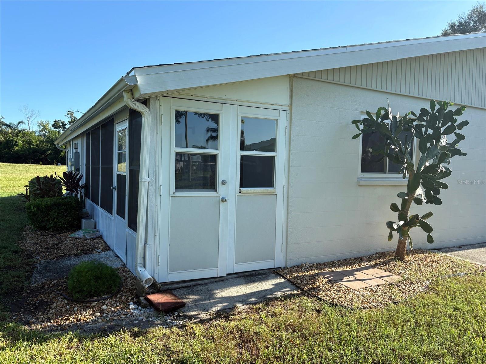 ANDOVER H CONDOMINIUM - Residential Lease