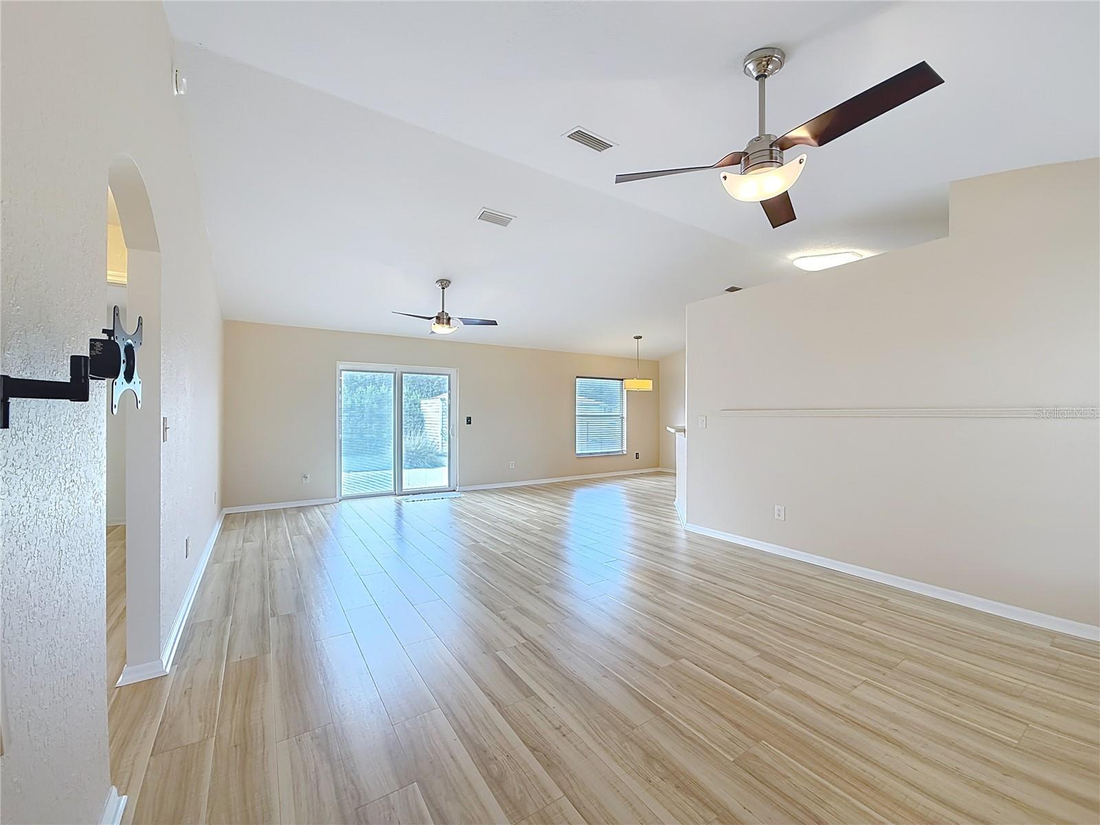 SILVER SPGS SHORES - Residential