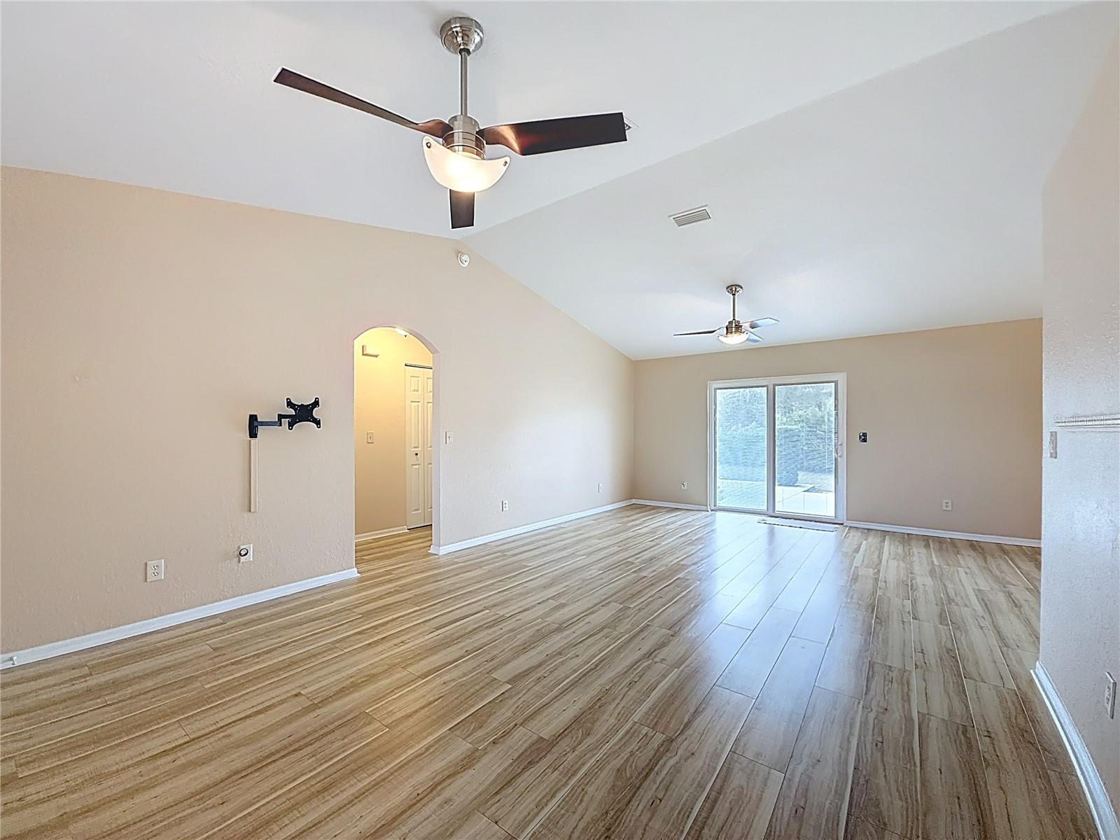 SILVER SPGS SHORES - Residential