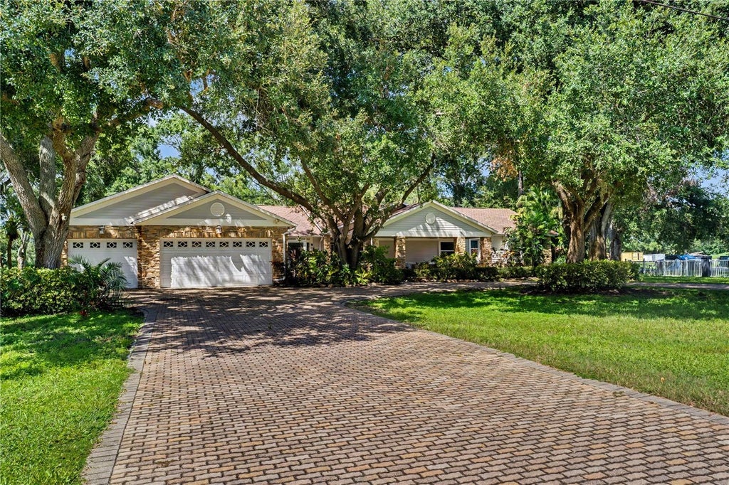 Photo of 12511 Palomino Court, Tampa, FL 33626 (MLS # TB8544830)