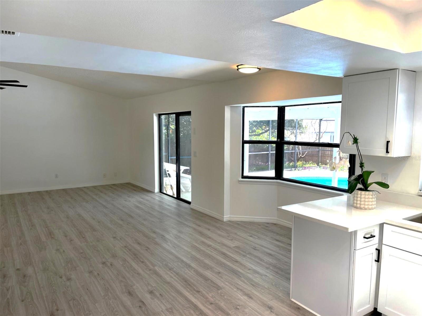8546 AMBER OAK DRIVE