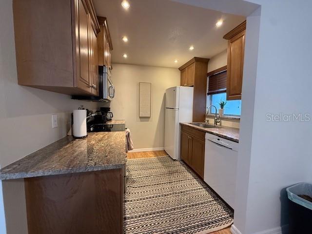 M B R CONDO - Residential Lease