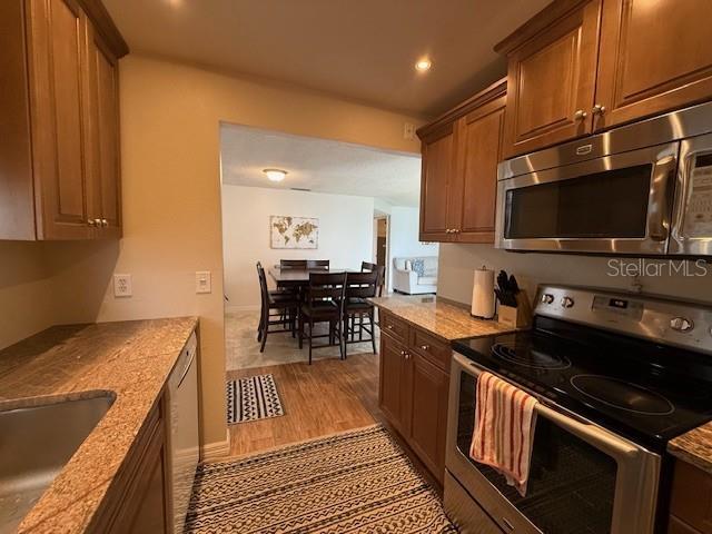 M B R CONDO - Residential Lease