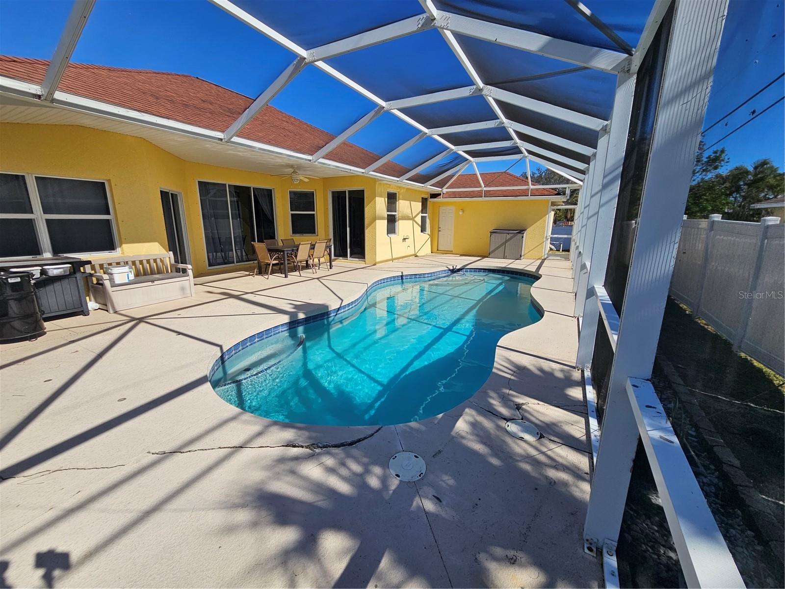 SOUTH VENICE - Residential