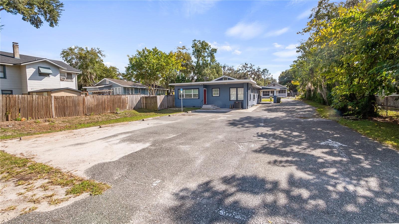 LEESBURG LSBG REALTY COS ADD - Residential