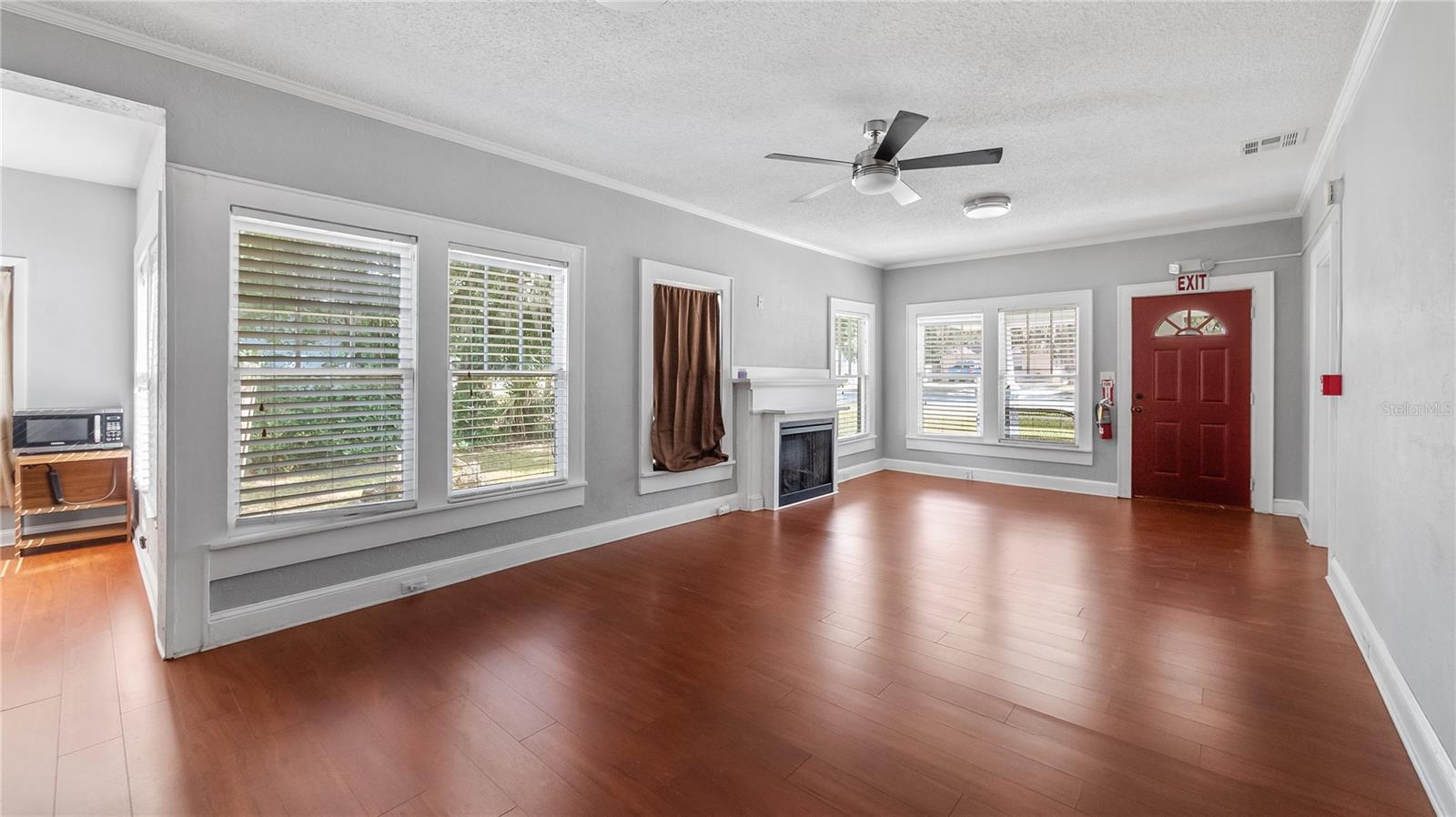 LEESBURG LSBG REALTY COS ADD - Residential