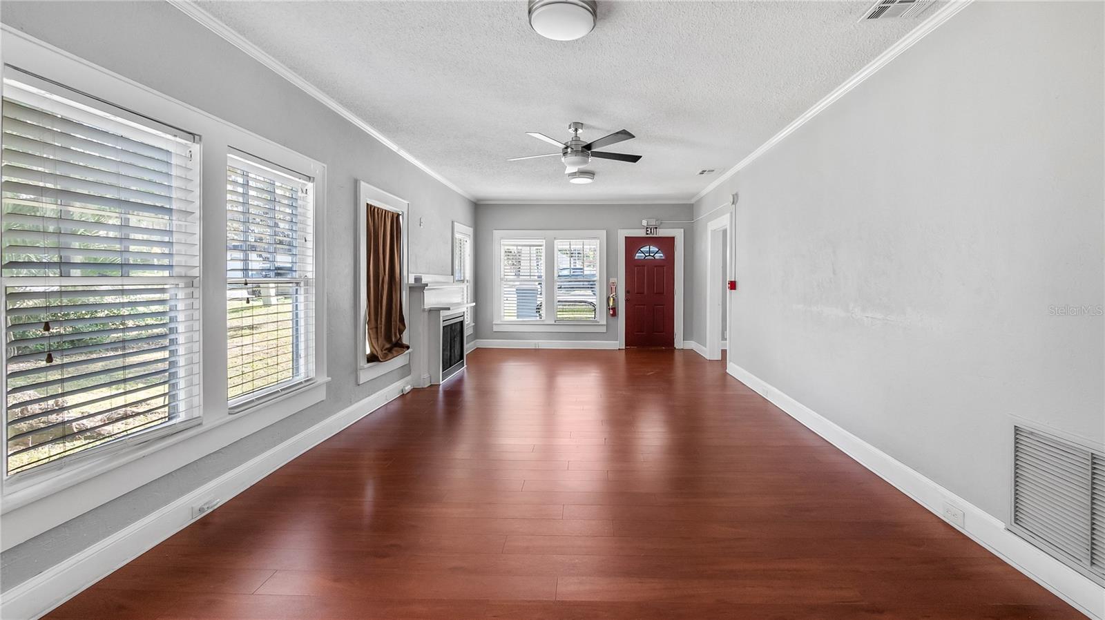 LEESBURG LSBG REALTY COS ADD - Residential